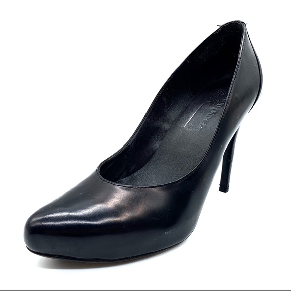 **SOLD**Donald J Pliner Black Stiletto Pumps - Picture 2 of 8